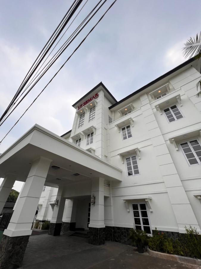 Le Semar Hotel Karawaci Dahung 外观 照片