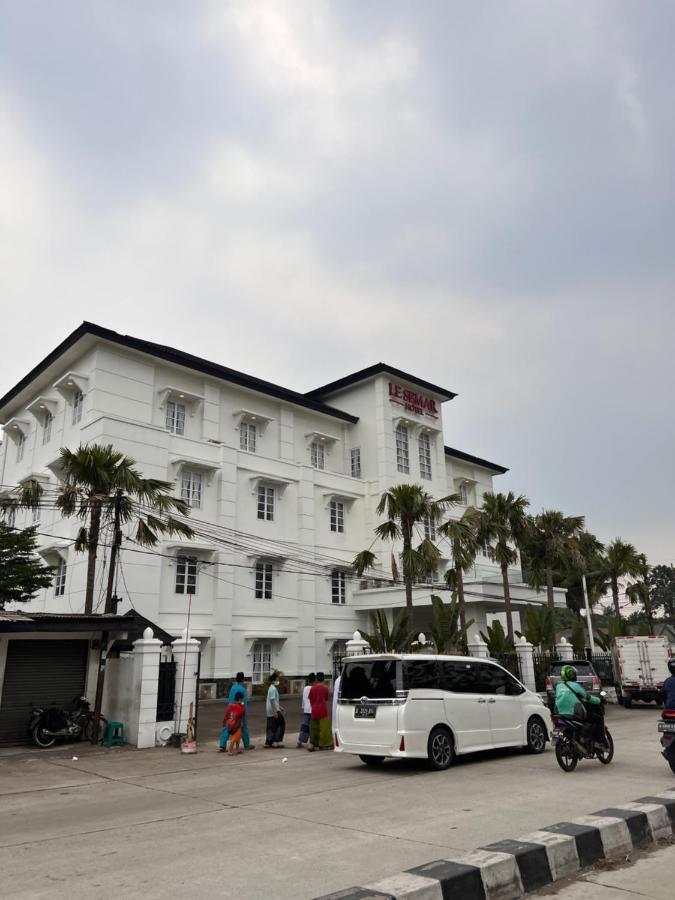 Le Semar Hotel Karawaci Dahung 外观 照片